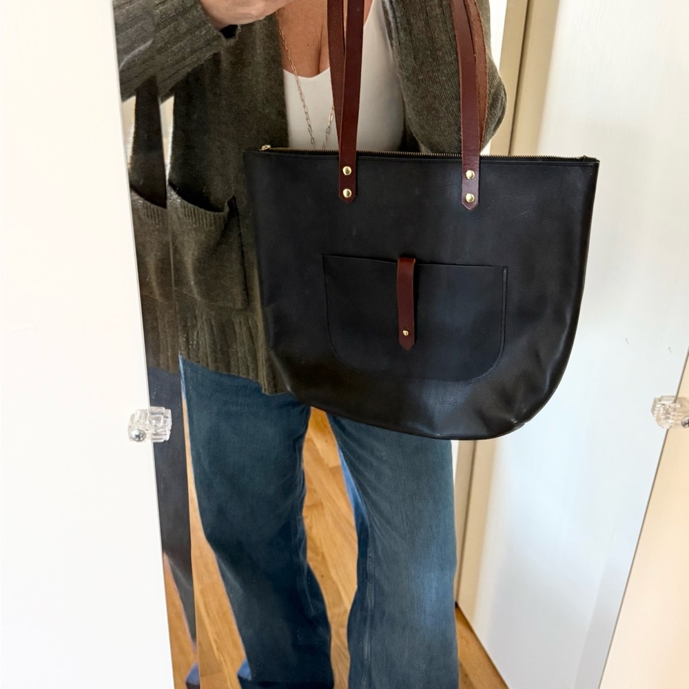 Neva Opet Nikki Zip Tote in Black and Cognac - Picture 2 of 10